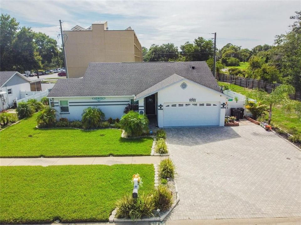 Recently Sold: $350,000 (5 beds, 2 baths, 1626 Square Feet)