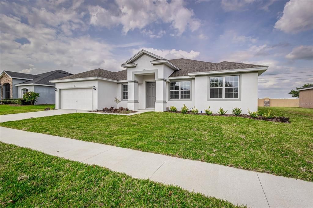 Active With Contract: $399,000 (4 beds, 3 baths, 2396 Square Feet)