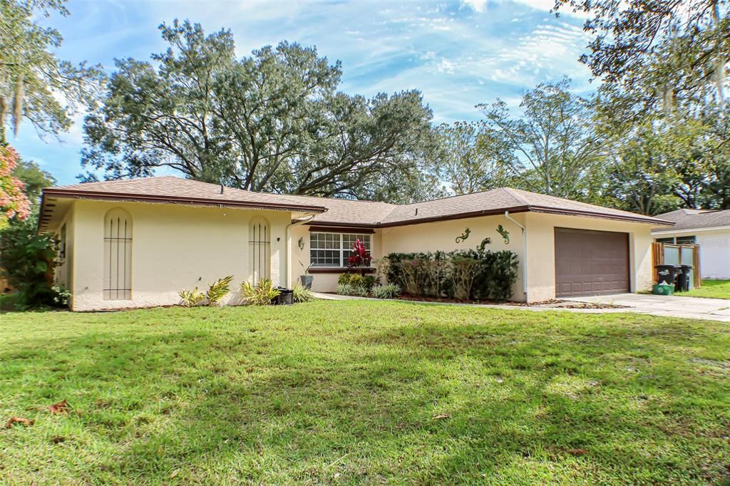 Recently Sold: $450,000 (4 beds, 2 baths, 1886 Square Feet)