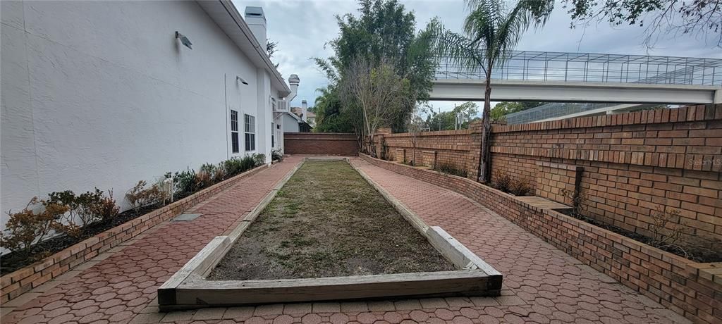 Vendido Recientemente: $1,500,000 (7 camas, 5 baños, 10869 Pies cuadrados)