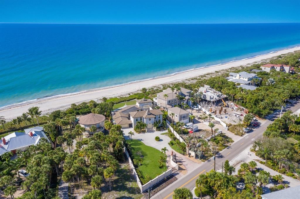 Recently Sold: $3,700,000 (4 beds, 6 baths, 4173 Square Feet)