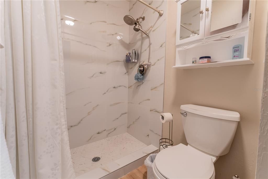 For Sale: $259,900 (2 beds, 2 baths, 1084 Square Feet)