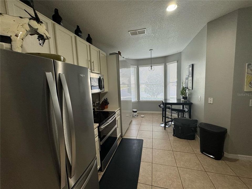 Recently Sold: $370,000 (3 beds, 2 baths, 1705 Square Feet)