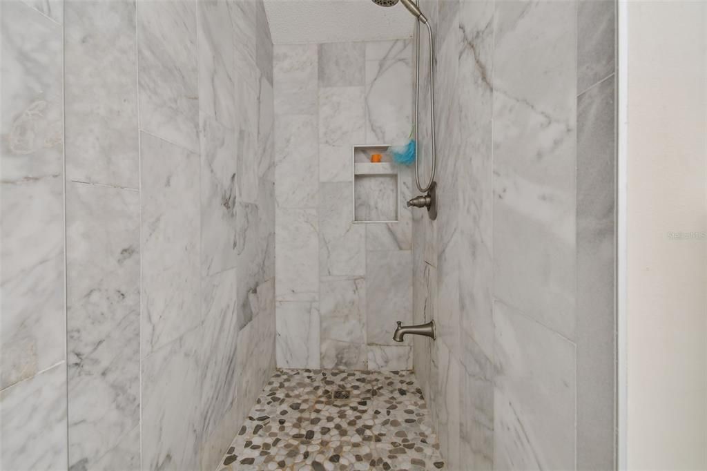 待售: $599,000 (4 贝兹, 3 浴室, 2146 平方英尺)