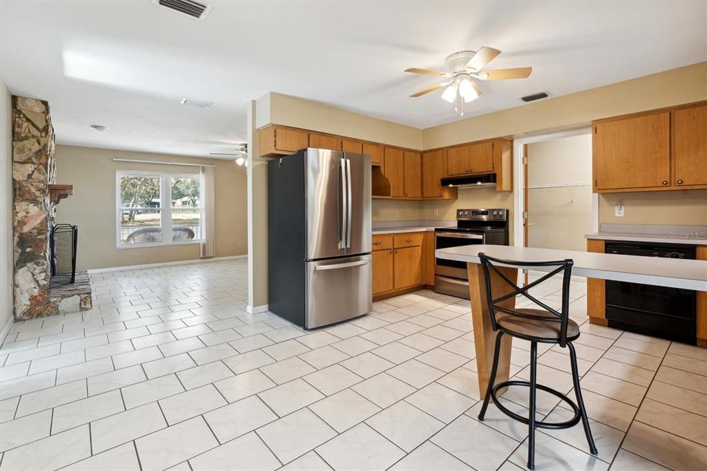 Recently Sold: $399,000 (3 beds, 2 baths, 1560 Square Feet)
