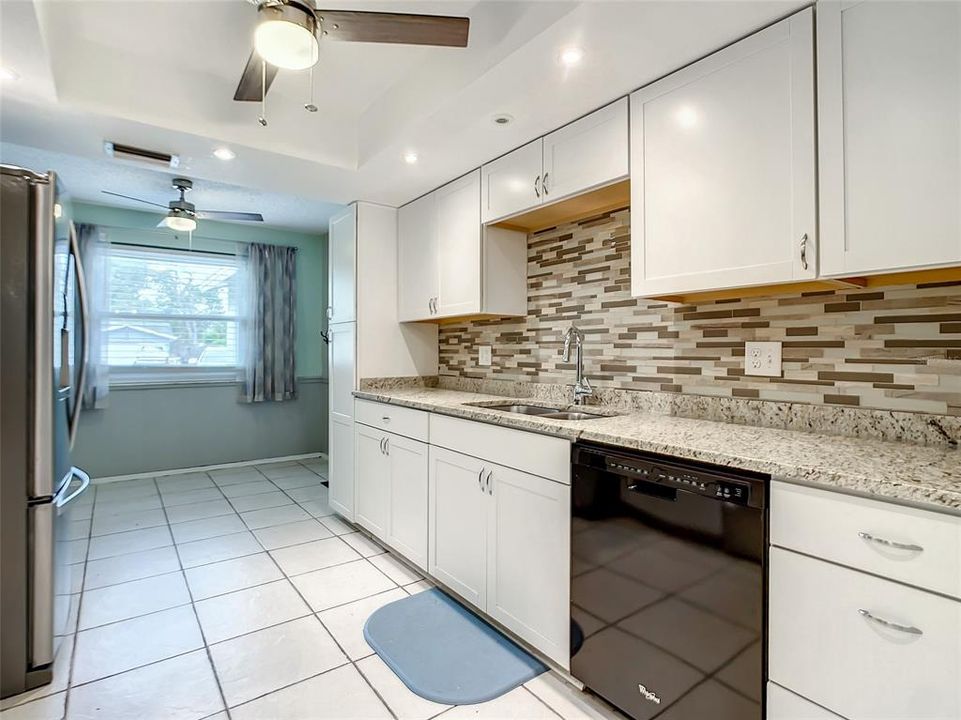 For Sale: $350,000 (3 beds, 2 baths, 1881 Square Feet)