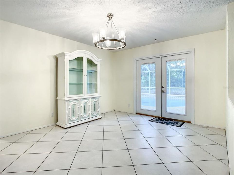 For Sale: $350,000 (3 beds, 2 baths, 1881 Square Feet)