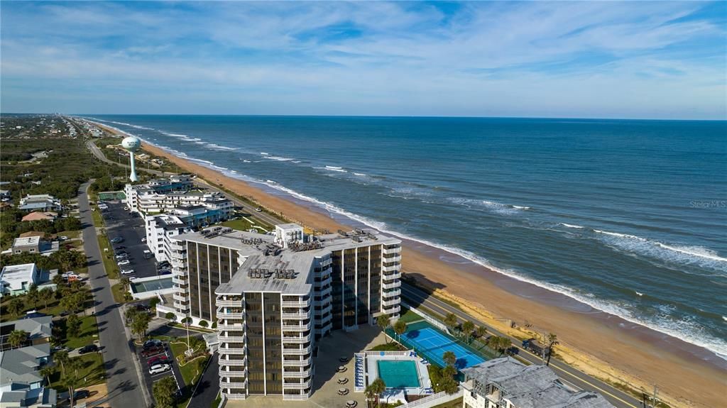 Nautilus Condo- 5th Floor Overlooking the Ocean