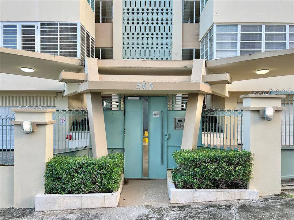 Recently Sold: $340,000 (2 beds, 2 baths, 1356 Square Feet)