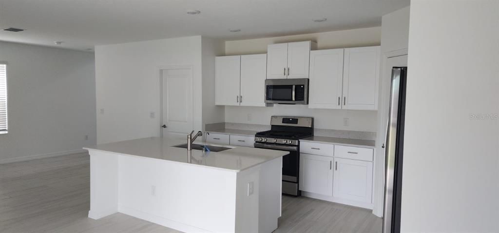 Active With Contract: $2,400 (4 beds, 2 baths, 1870 Square Feet)