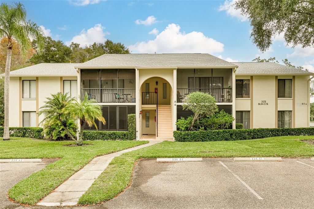 Completely updated 2/2 condo in Pine Ridge!