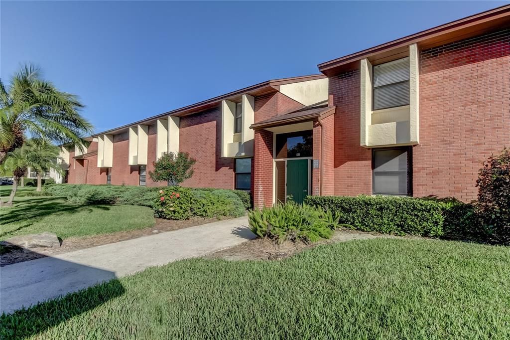 Recently Sold: $315,000 (3 beds, 2 baths, 1292 Square Feet)