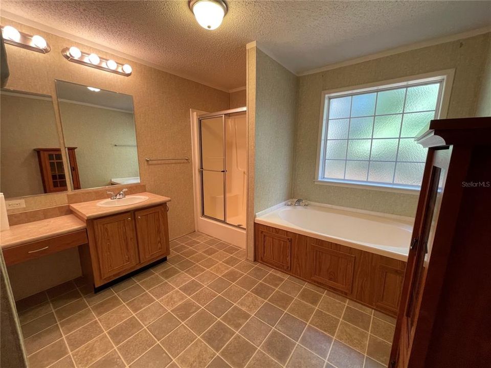 最近售出: $224,500 (3 贝兹, 2 浴室, 1674 平方英尺)