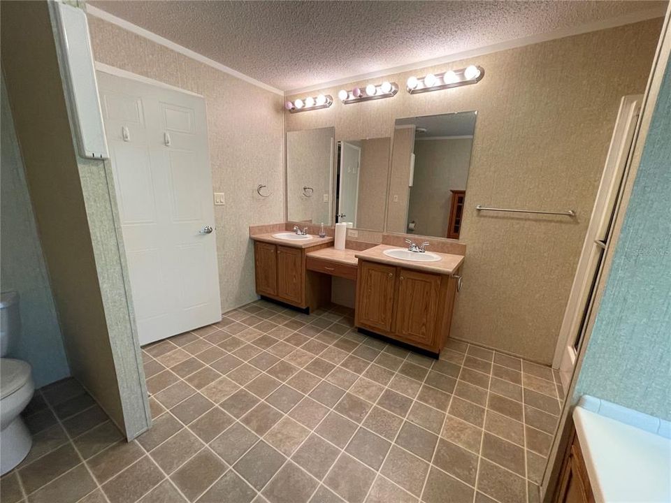 最近售出: $224,500 (3 贝兹, 2 浴室, 1674 平方英尺)