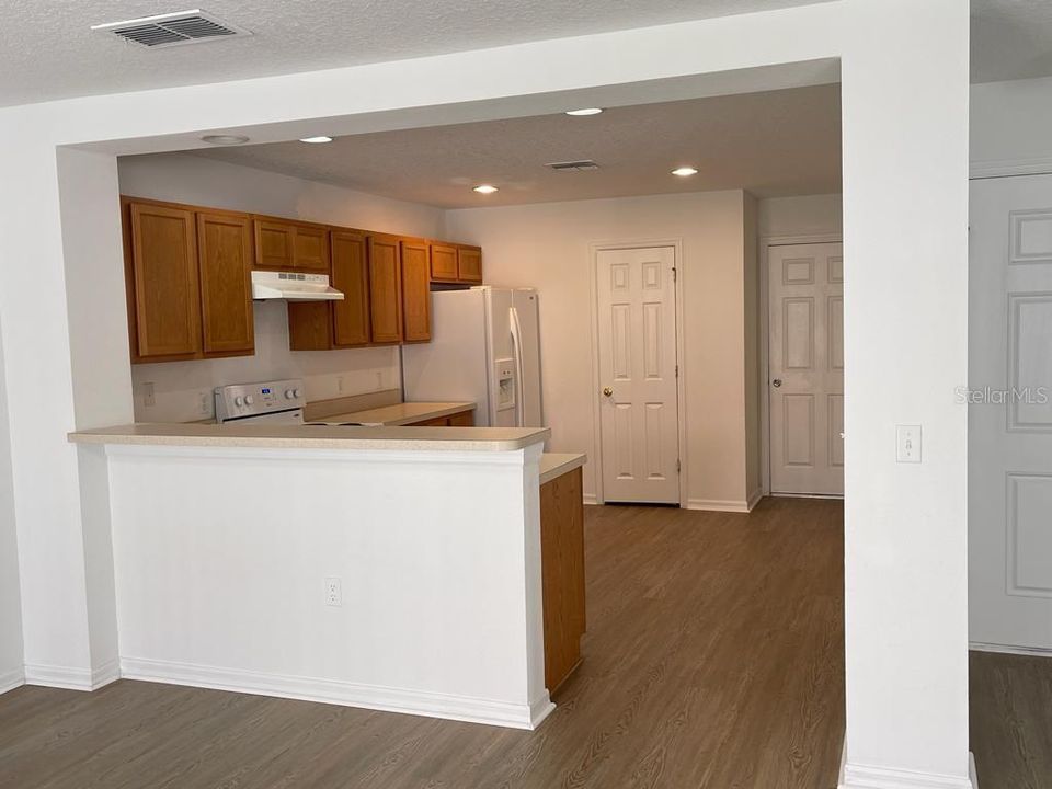 Active With Contract: $2,150 (3 beds, 2 baths, 1734 Square Feet)