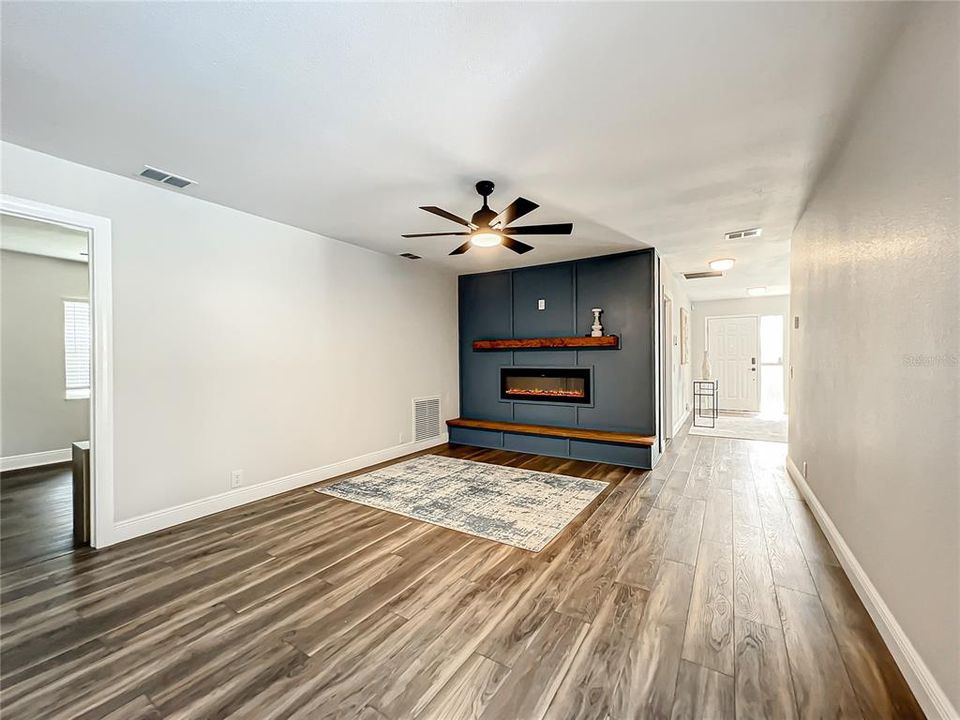 Active With Contract: $495,000 (4 beds, 3 baths, 2233 Square Feet)