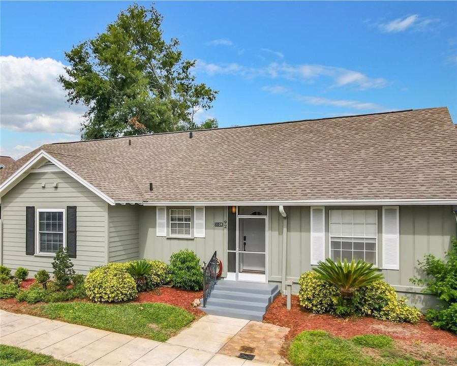 Недавно продано: $219,900 (2 спален, 2 ванн, 980 Квадратных фут)