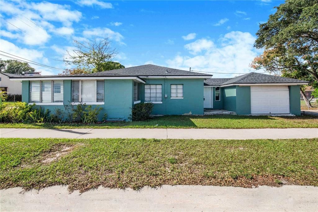 最近售出: $192,000 (3 贝兹, 1 浴室, 840 平方英尺)