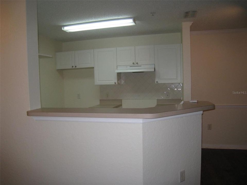 Active With Contract: $190,000 (2 beds, 1 baths, 939 Square Feet)