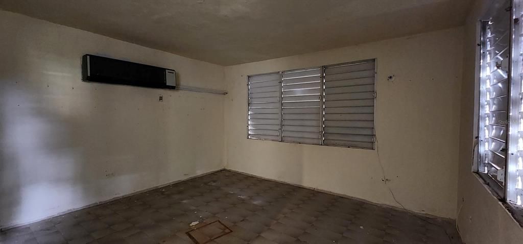 Activo con contrato: $98,000 (4 camas, 3 baños, 1848 Pies cuadrados)