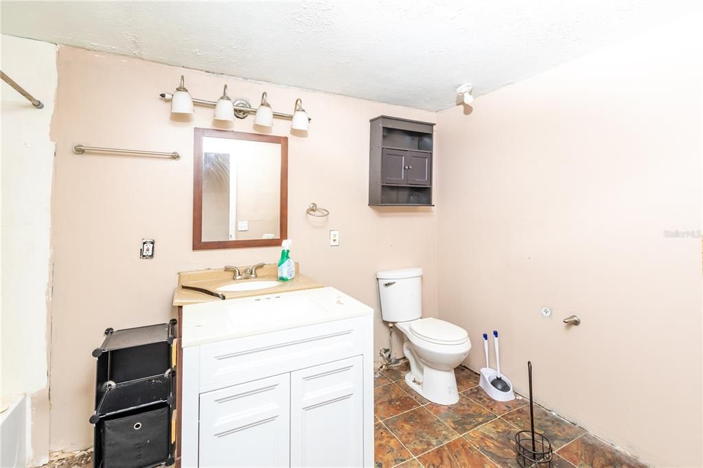 Recently Sold: $70,000 (3 beds, 1 baths, 1152 Square Feet)