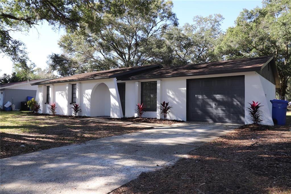 Recently Sold: $335,000 (3 beds, 2 baths, 1128 Square Feet)