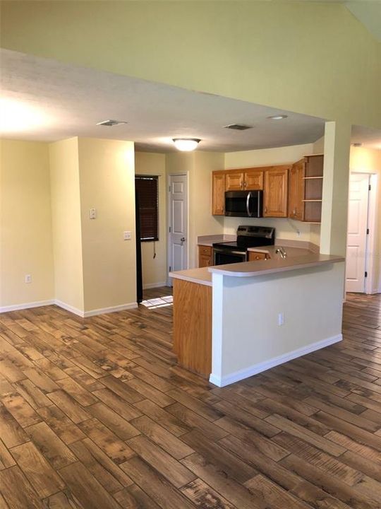 Recently Rented: $1,925 (3 beds, 2 baths, 1562 Square Feet)