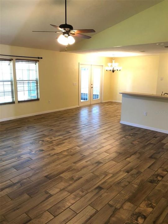 Recently Rented: $1,925 (3 beds, 2 baths, 1562 Square Feet)