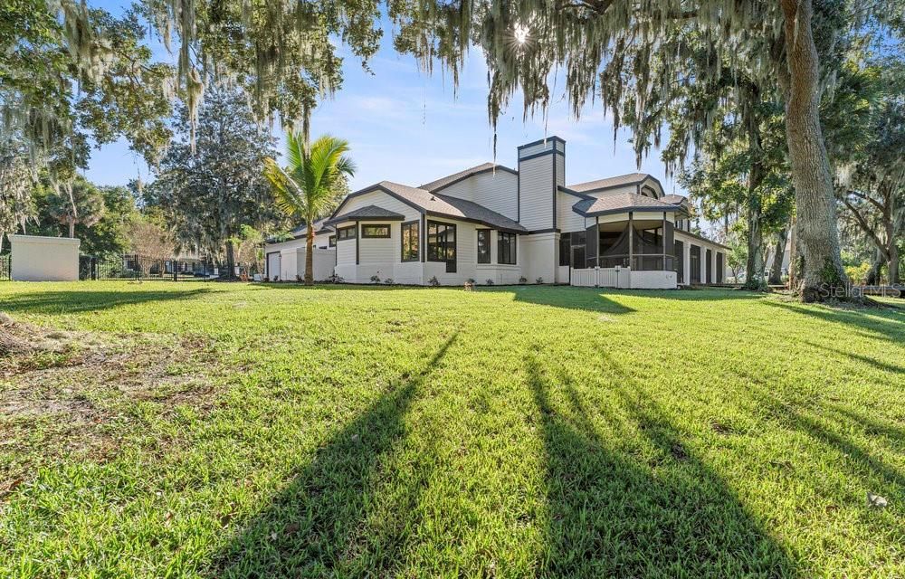 Recently Sold: $1,890,000 (5 beds, 3 baths, 6819 Square Feet)