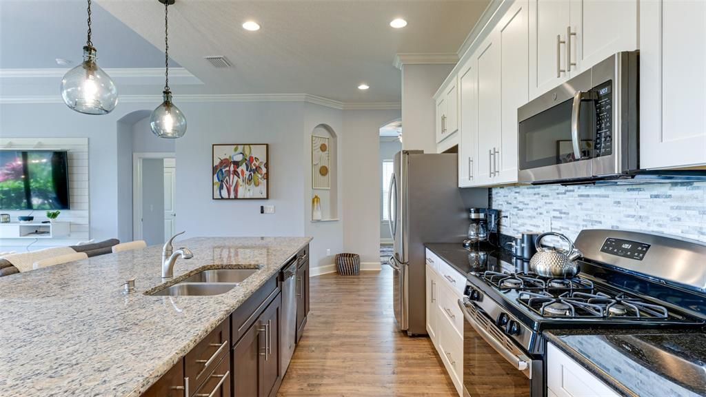 出租: $8,500 (2 贝兹, 2 浴室, 1868 平方英尺)