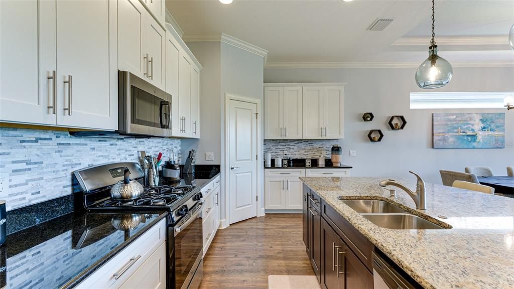 出租: $8,500 (2 贝兹, 2 浴室, 1868 平方英尺)