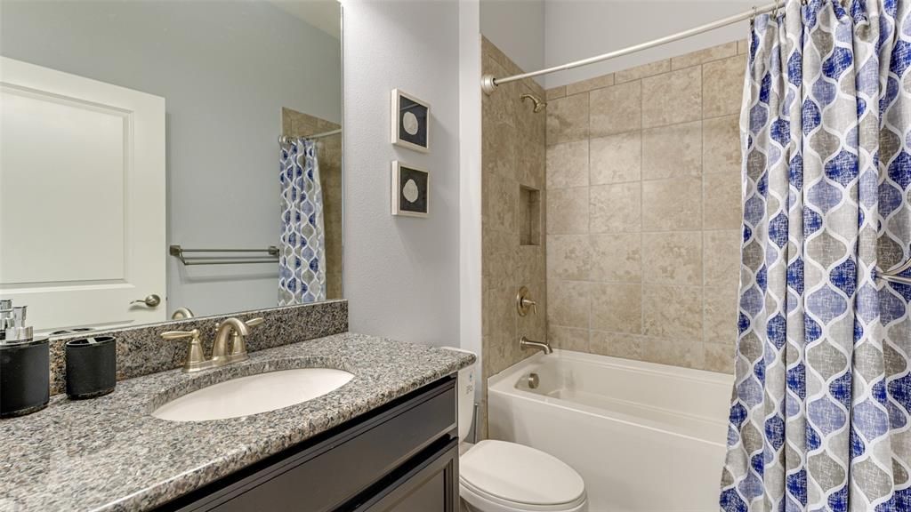 出租: $8,500 (2 贝兹, 2 浴室, 1868 平方英尺)