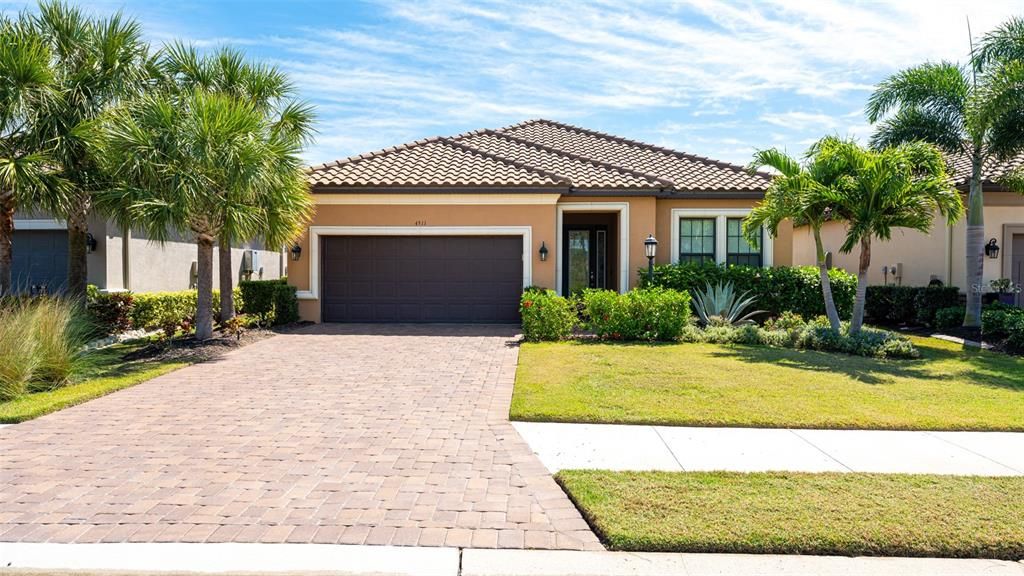 出租: $8,500 (2 贝兹, 2 浴室, 1868 平方英尺)