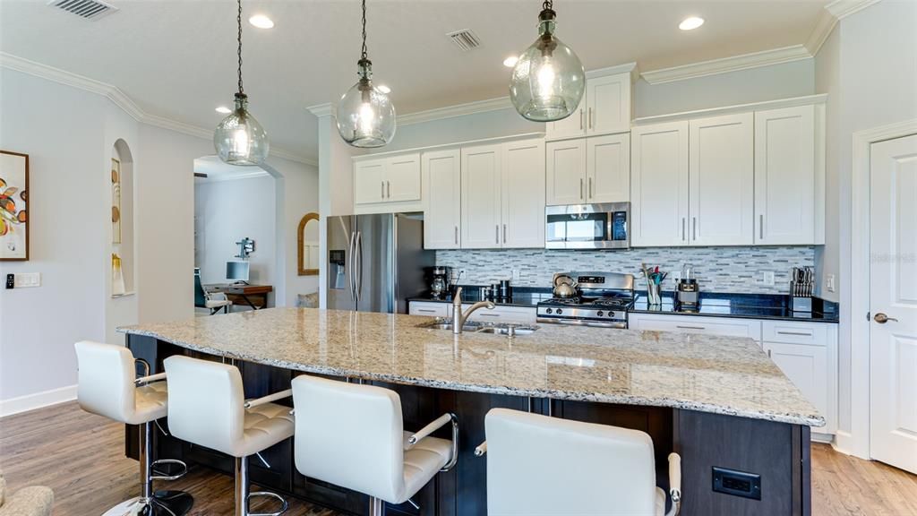 出租: $8,500 (2 贝兹, 2 浴室, 1868 平方英尺)