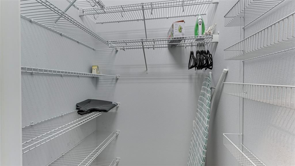 出租: $8,500 (2 贝兹, 2 浴室, 1868 平方英尺)