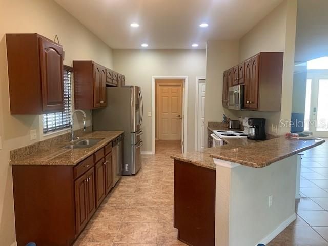 For Rent: $2,300 (3 beds, 2 baths, 1847 Square Feet)