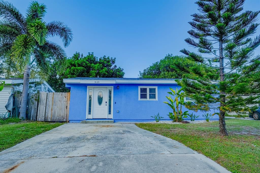 Recently Rented: $2,000 (2 beds, 1 baths, 1100 Square Feet)