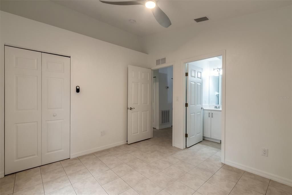 Recently Sold: $695,000 (3 beds, 2 baths, 1092 Square Feet)