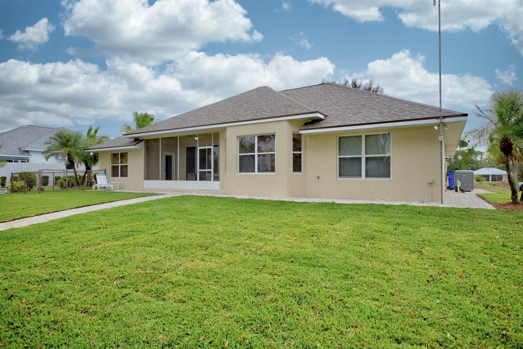 Recently Sold: $538,500 (4 beds, 2 baths, 1944 Square Feet)
