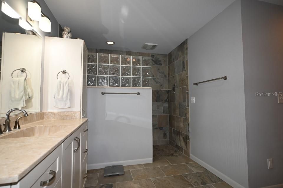 最近租的: $2,500 (3 贝兹, 3 浴室, 2254 平方英尺)