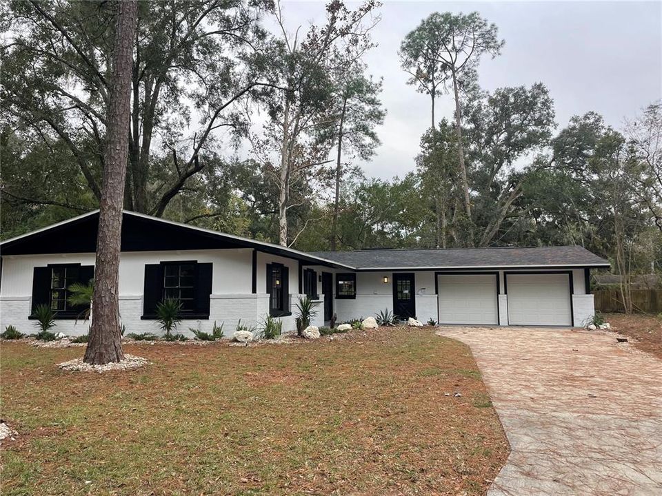 Recently Sold: $450,000 (3 beds, 2 baths, 1692 Square Feet)