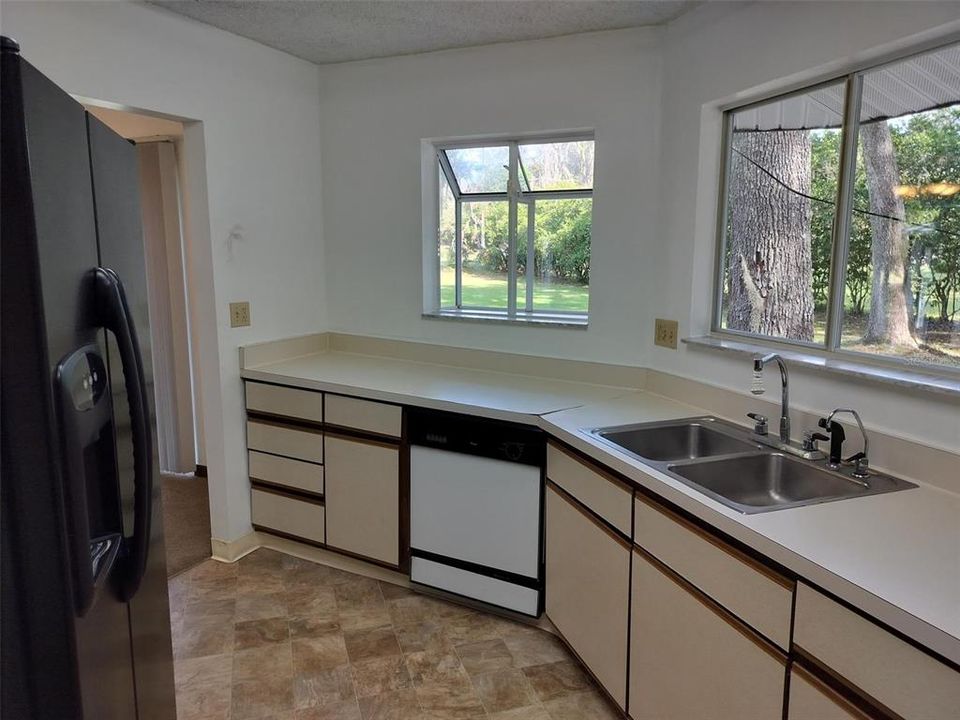 Vendido Recientemente: $199,995 (3 camas, 2 baños, 1393 Pies cuadrados)