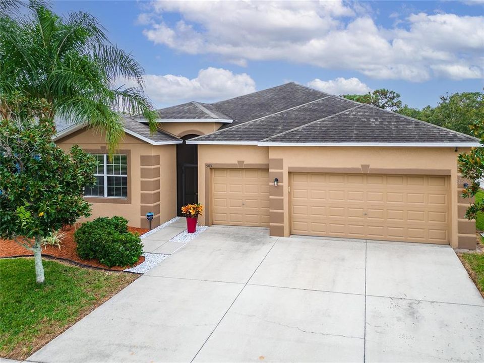 Recently Sold: $395,000 (4 beds, 3 baths, 2287 Square Feet)