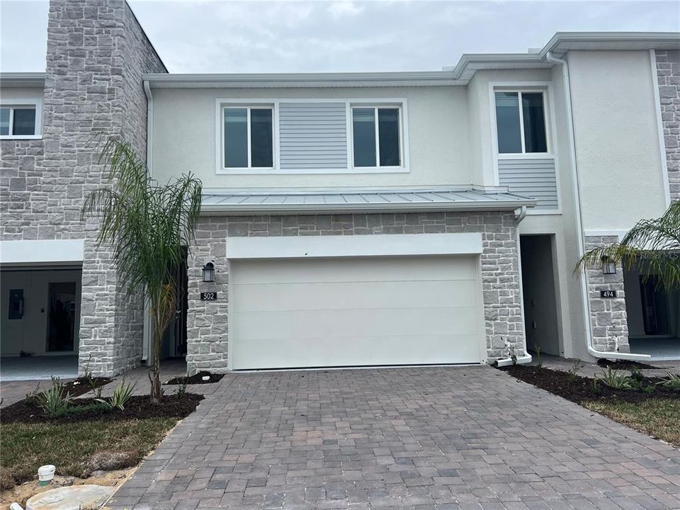 Vendido Recientemente: $379,990 (3 camas, 2 baños, 1864 Pies cuadrados)