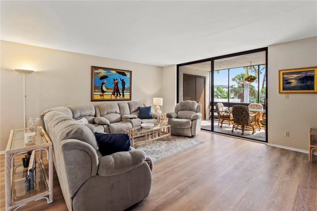 For Rent: $10,000 (2 beds, 2 baths, 1456 Square Feet)