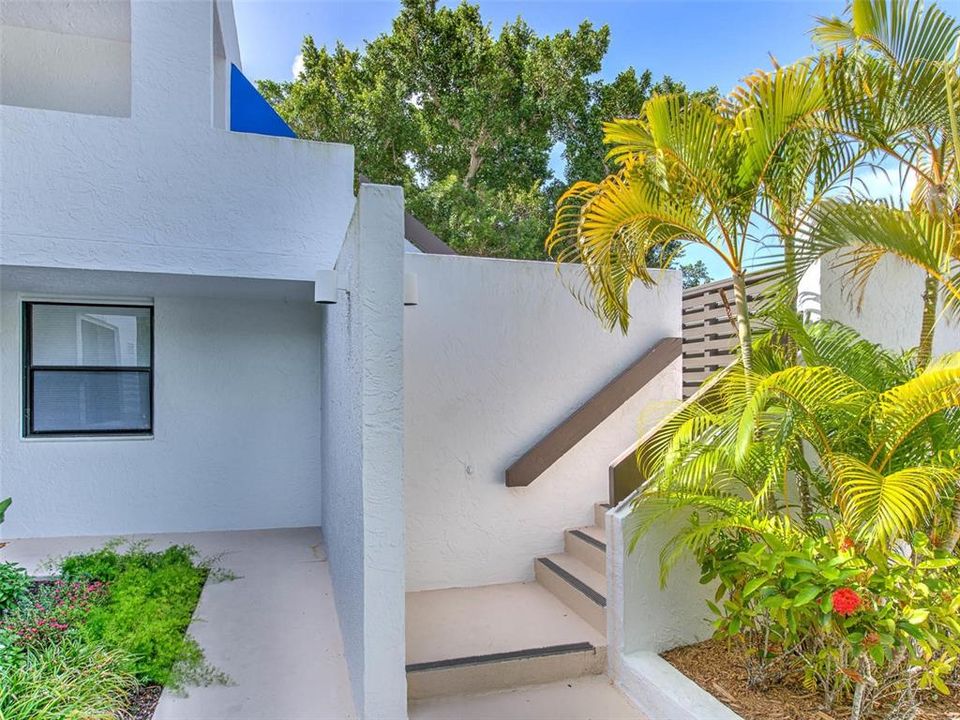 For Rent: $10,000 (2 beds, 2 baths, 1456 Square Feet)