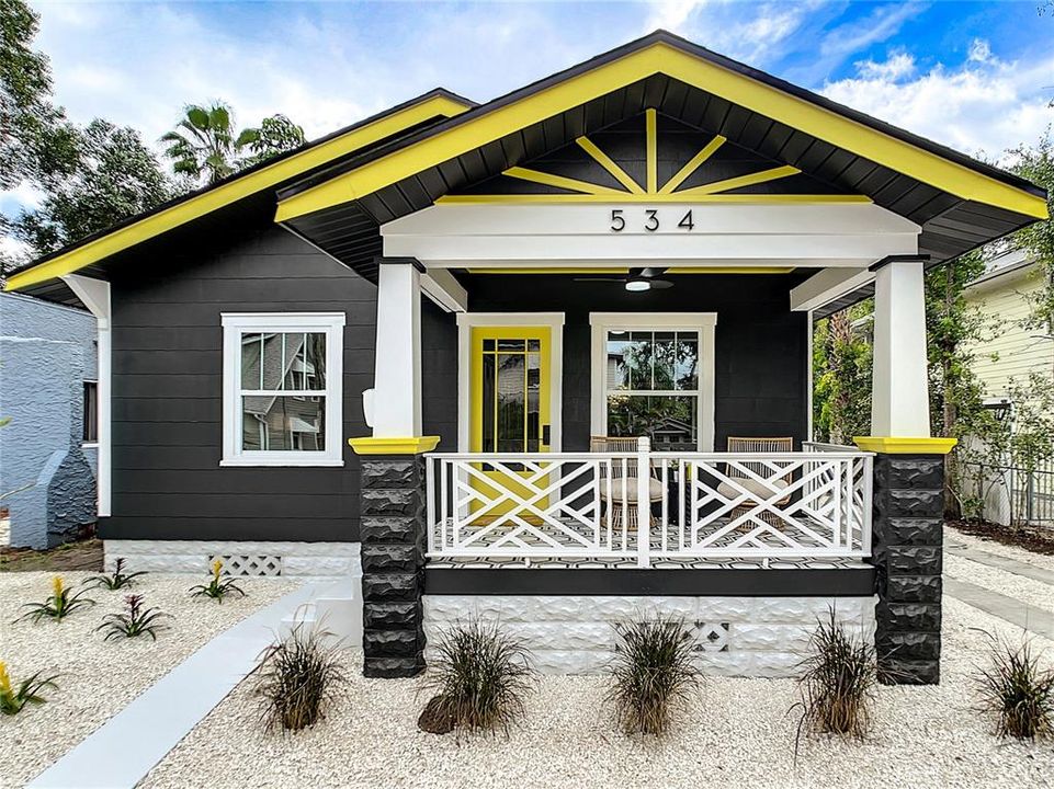 Recently Sold: $649,900 (2 beds, 1 baths, 1092 Square Feet)