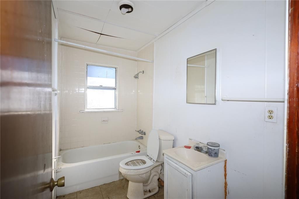 最近售出: $142,800 (3 贝兹, 2 浴室, 1693 平方英尺)