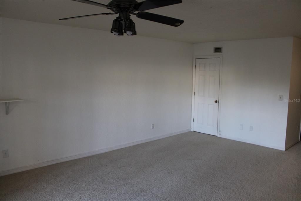 Lower floor bonus room