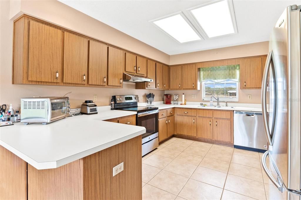 Recently Sold: $450,000 (3 beds, 2 baths, 1512 Square Feet)